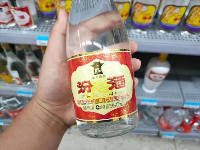 白酒區(qū)分糧食酒和勾兌酒_白酒怎么區(qū)分糧食酒和勾兌酒_白酒怎么區(qū)分糧食酒和勾兌酒