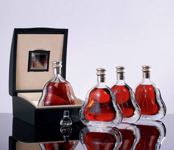 深圳回收茅臺酒價格查詢_深圳茅臺酒回收_深圳市茅臺酒回收