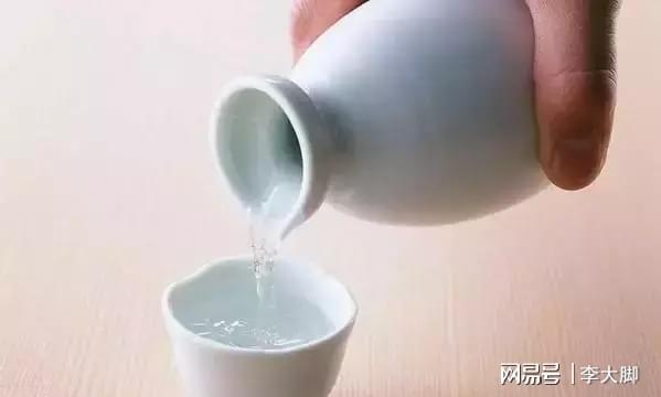 泡酒的桑葚怎么吃_新鮮桑葚泡酒的方法和配比_泡酒用新鮮桑葚還是桑葚干