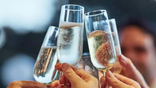 酒起泡泡多是什么原因_起泡酒是屬于什么酒_酒起泡屬于是什么原理