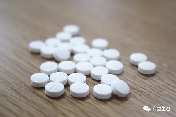 吃他汀能喝酒嗎_喝酒能吃他汀類的藥嗎_喝酒能吃他汀嗎